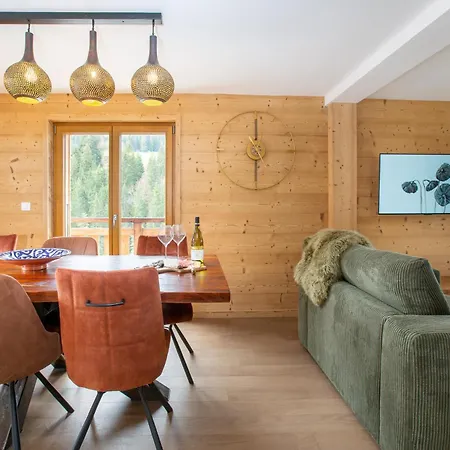 דירה Large, Bright And Comfortable 3 Bedroom